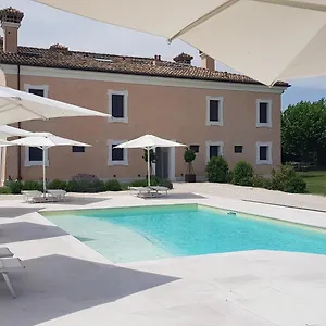 Montefiore Country , Borghetto (Ancona) Italia